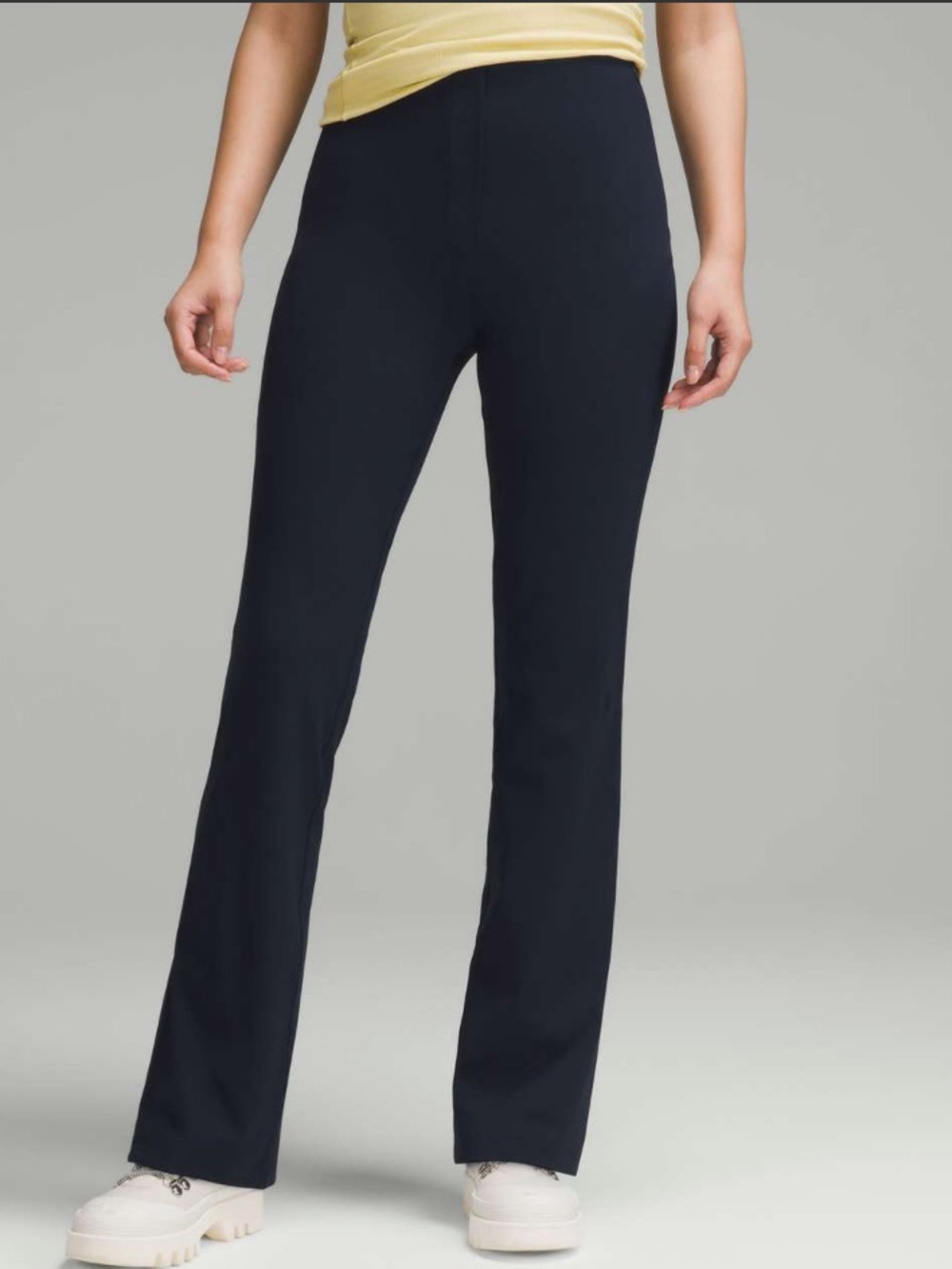 Lululemon Smooth Fit Pull-On High-Rise Pant
True Navy size 10